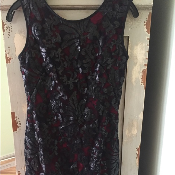 Dress/Cache - Picture 2 of 8